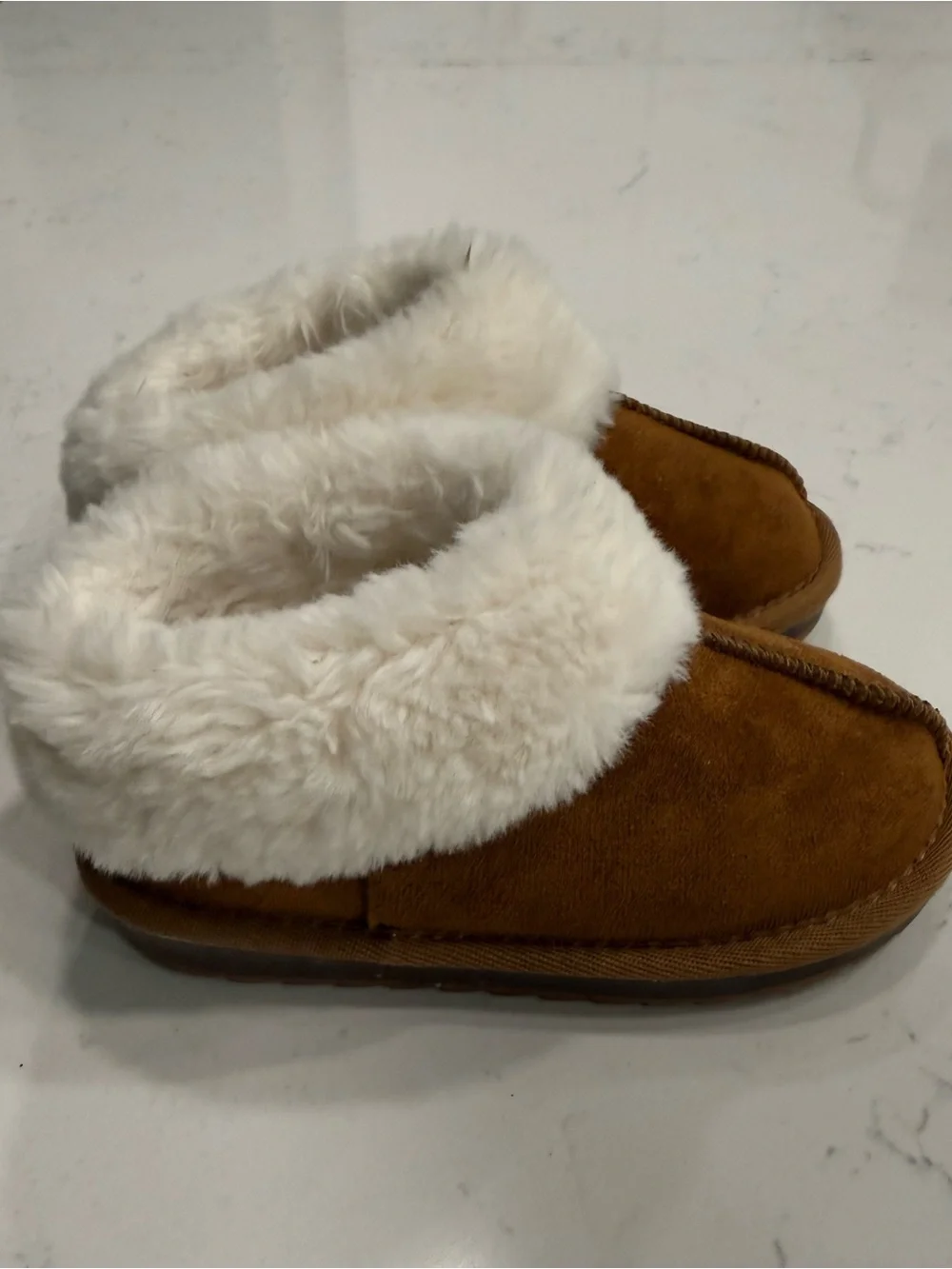 Kids Brown Faux-Suede Slipper with White Faux-Fur Collar and Light-Up Sole